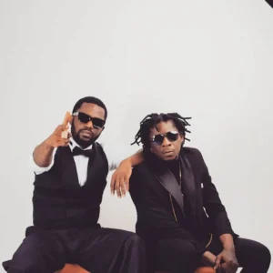 R2Bees Awurade Aye